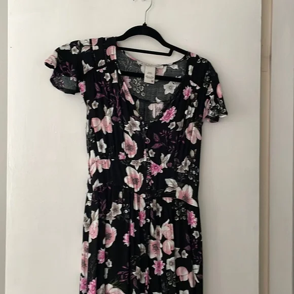 american rag black floral dress PRESLI DRESS IN SOLID BLACK – American Rag Cie main image 1